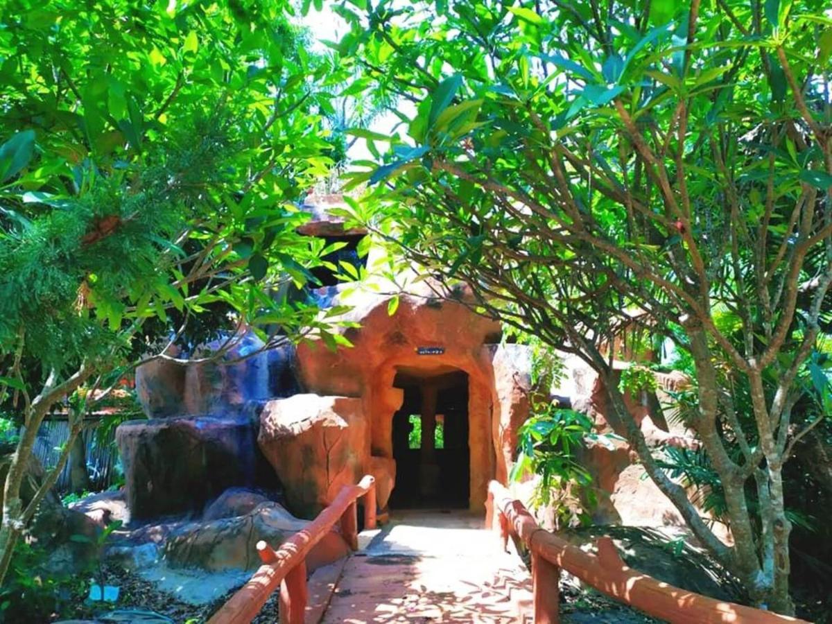 Denchai City Resort เด่นชัยซิตี้ รีสอร์ท Phrae Exterior photo