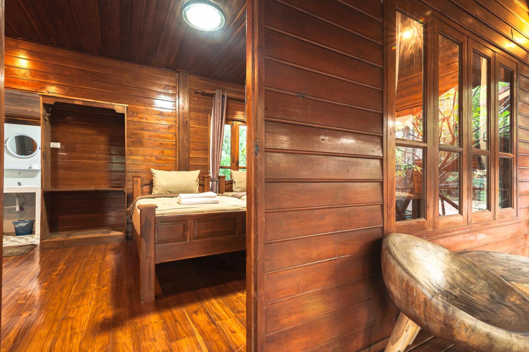 Denchai City Resort เด่นชัยซิตี้ รีสอร์ท Phrae Exterior photo