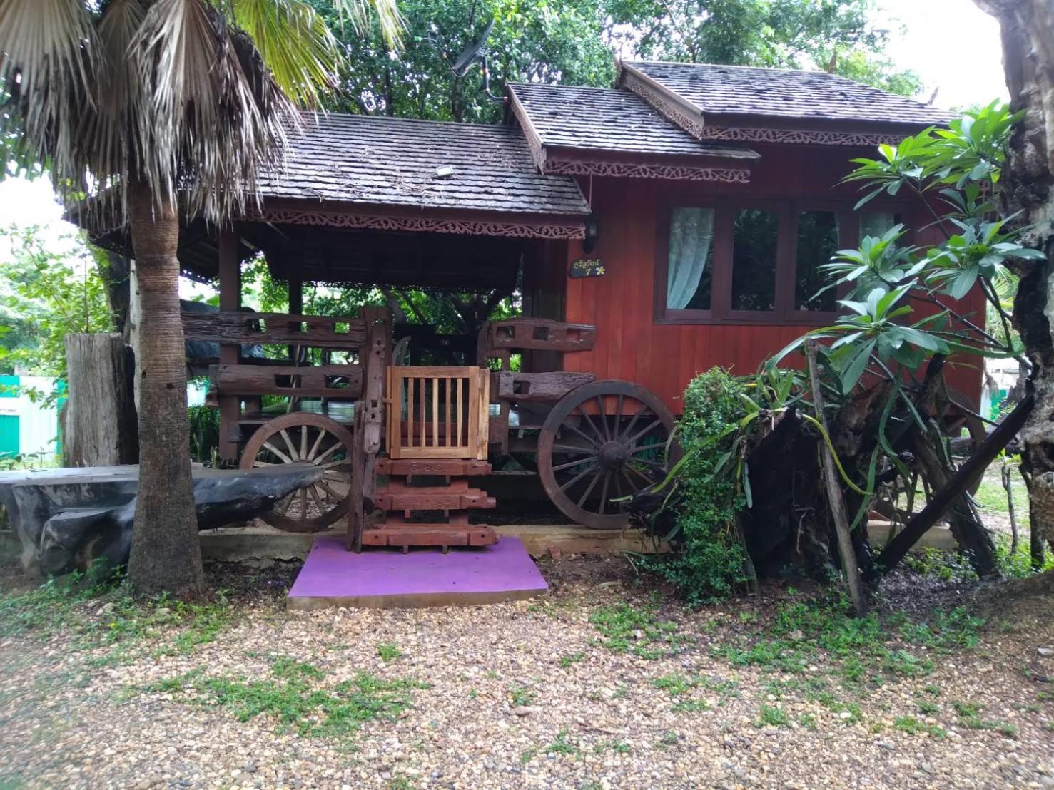 Denchai City Resort เด่นชัยซิตี้ รีสอร์ท Phrae Exterior photo